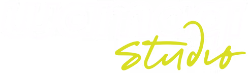 WamaqiStudio-LogoWhiteAccentGreen.avif