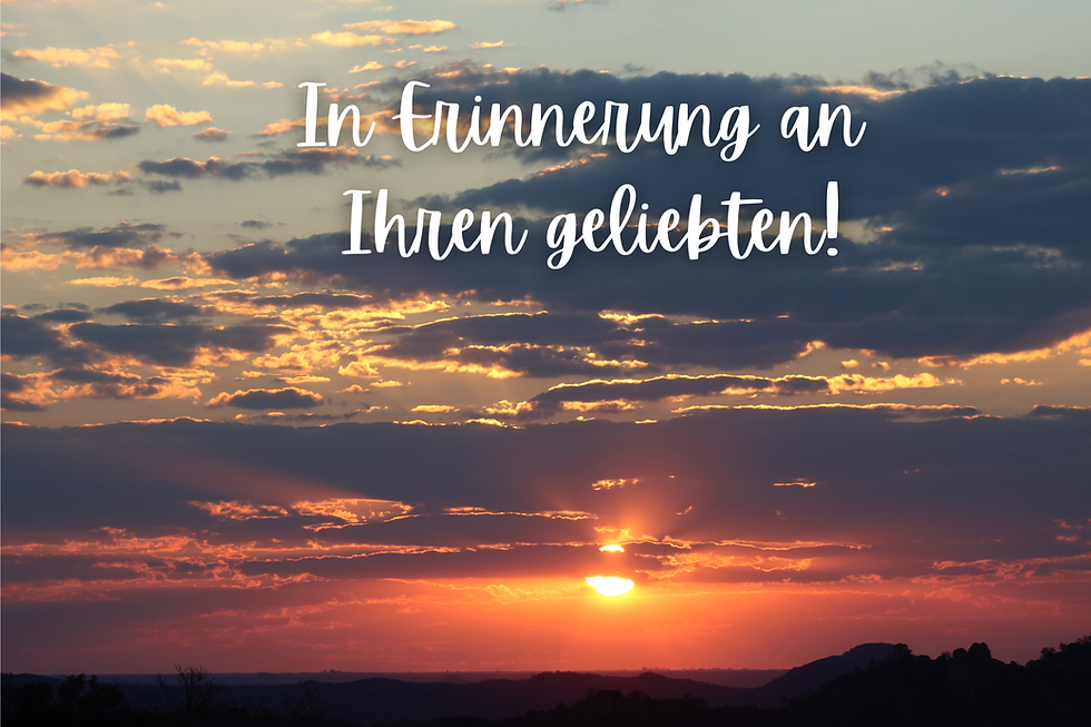 Hier ist ein wunderschöner Sonnenuntergang zusehen, in den Farben Orange und Rosa mit ein paar graue Wolken darauf.