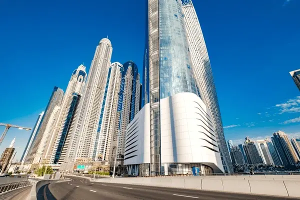 Ciel Dubai Marina: el hotel más alto del mundo con piscina infinita y 82 pisos