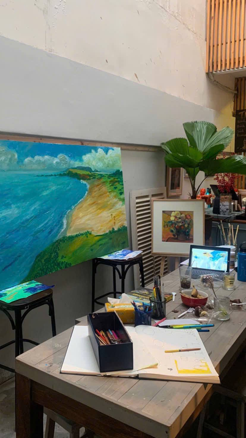 Painting space at Alpha Art Station