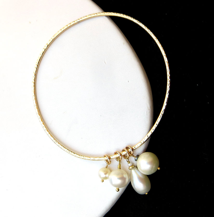 Thumbnail: ROLLING PEARL Bracelet