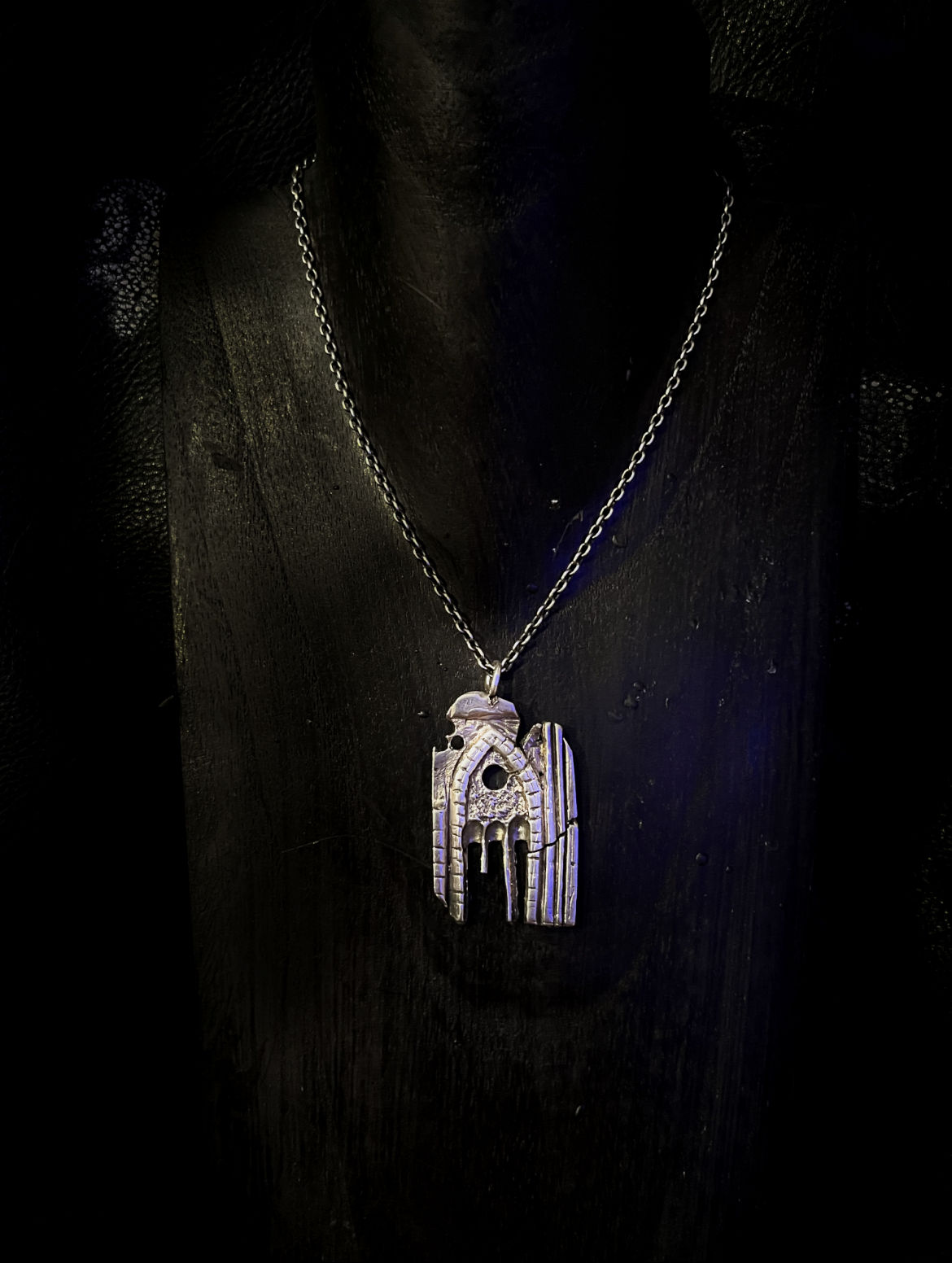 GOTH ARCHI III NECKLACE