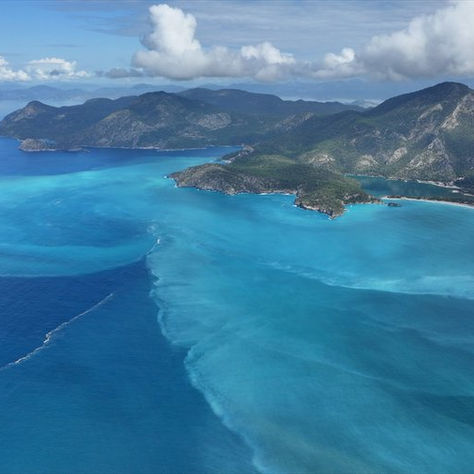 Fethiye’de Sağanak Mucizesi: Ölüdeniz Turkuaz Renge Büründü