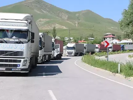 Türkiye–İran Sınırında Günübirlik Yolcu Geçişleri Karşılıklı Olarak Durduruldu