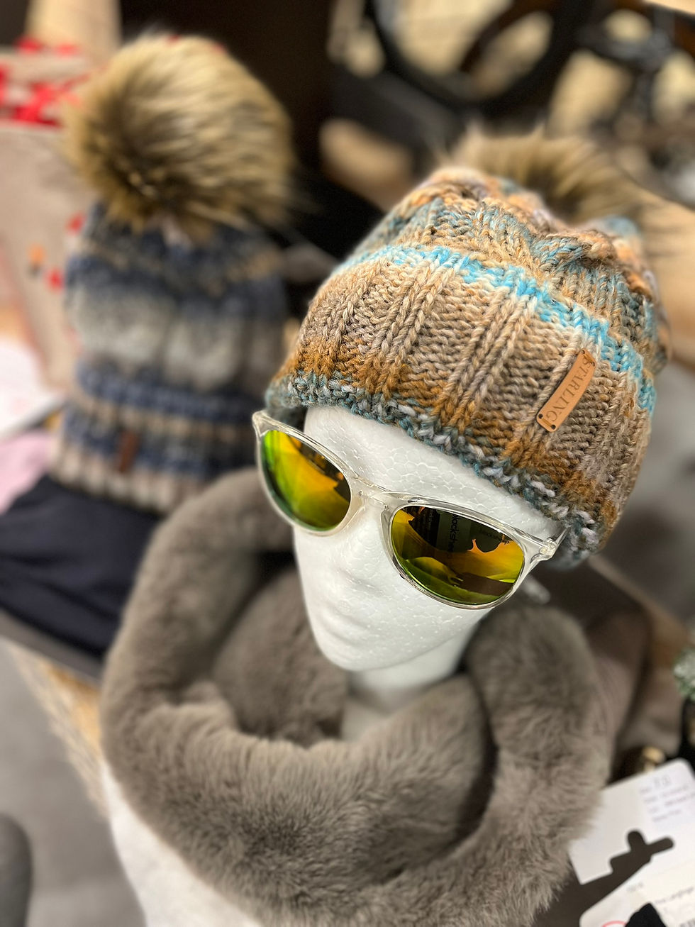 Hauben, Stirnbänder, Schals & Handschuhe ab