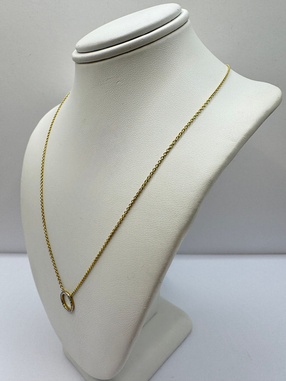 Thumbnail: 18ct Gold Chain & Circular Diamond Set Pendant - 15 Inch