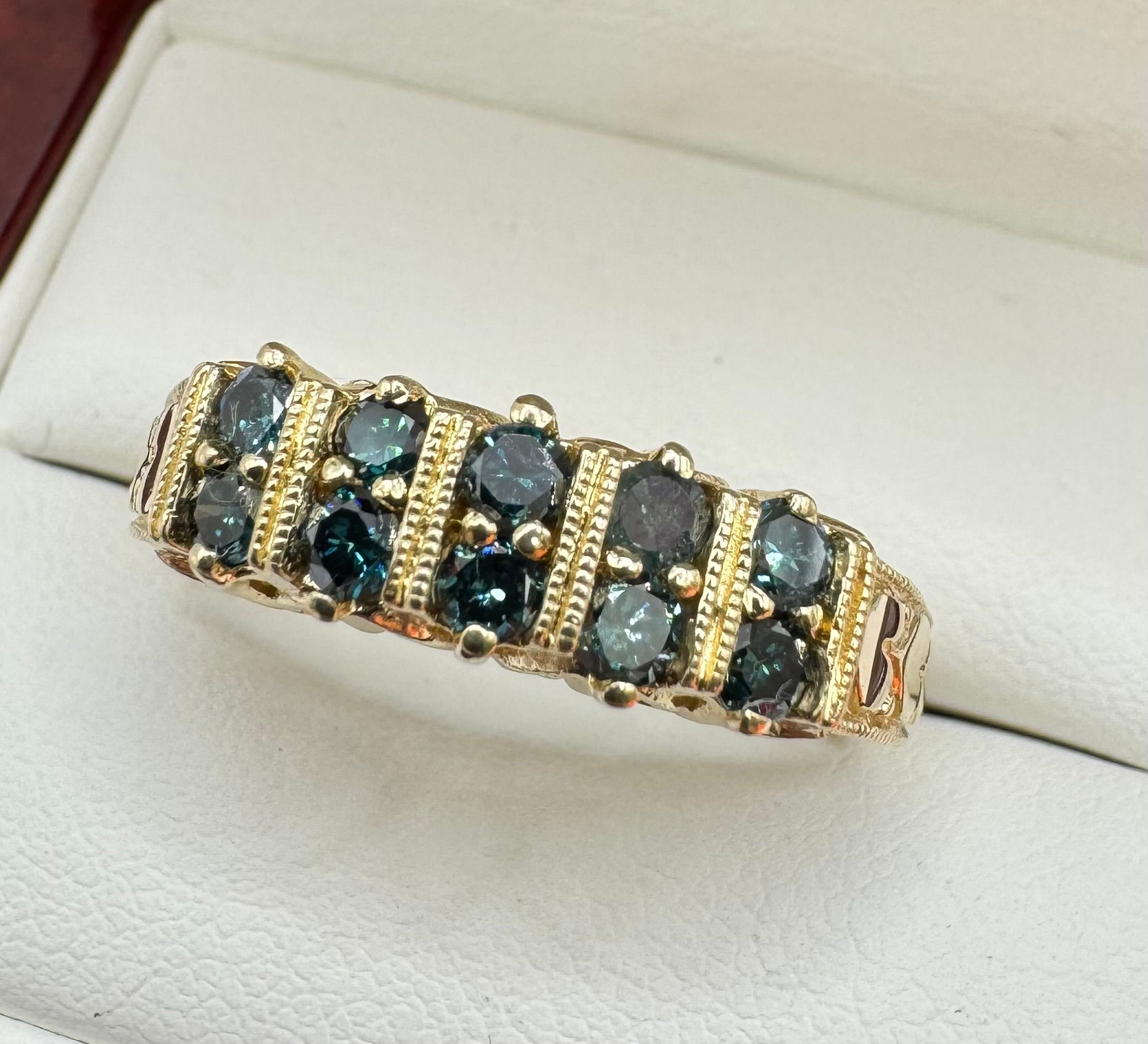 14ct Gold Two Row Green Diamond Ring with Heart Patterned Shoulders - Size S 1/2