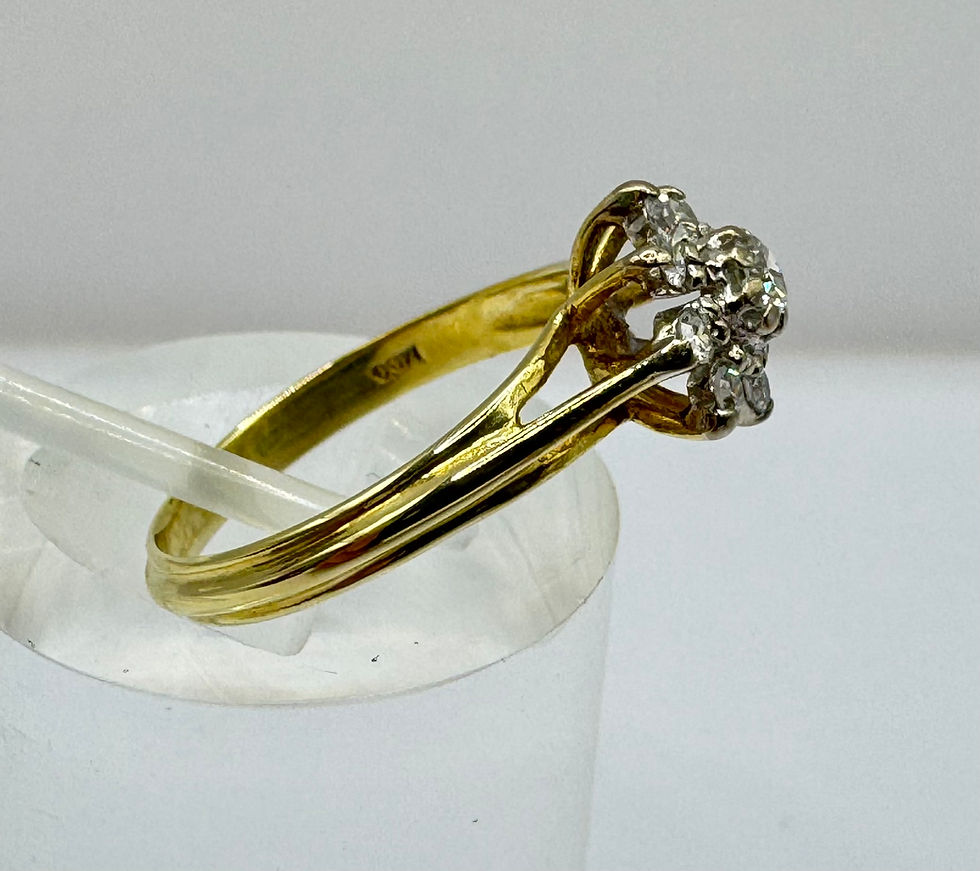 Thumbnail: 18ct Gold 0.27ct Diamond Flower Ring with Split Shoulders - Size K