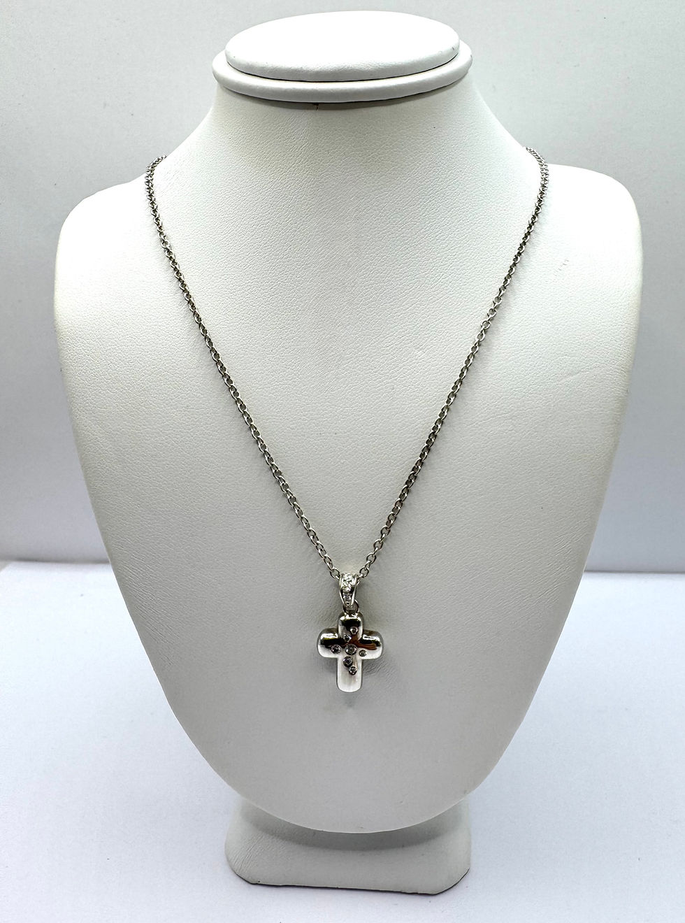 Thumbnail: 18ct White Gold Chain & 18ct White Gold Diamond Set Cross Pendant - 16 Inch