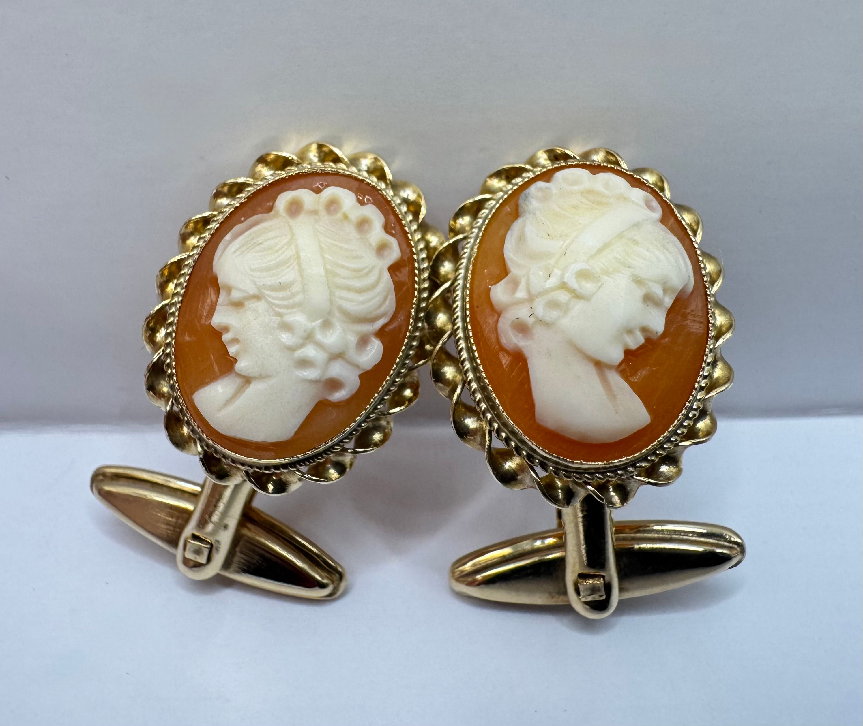 VINTAGE 1977 9ct Gold Cameo Cufflinks