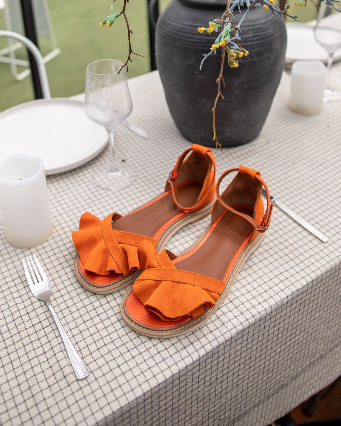 Sandałki z falbanką