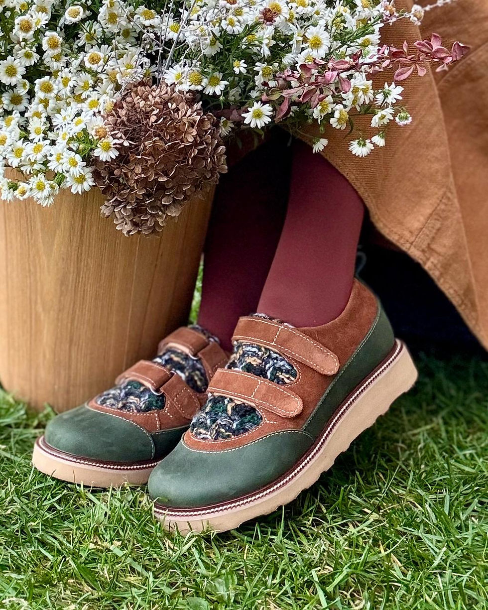 Жіночі демісезонні черевики з шкіри, замші та трикотажу з ремінцями на липучках, зеленого та коричневого кольору