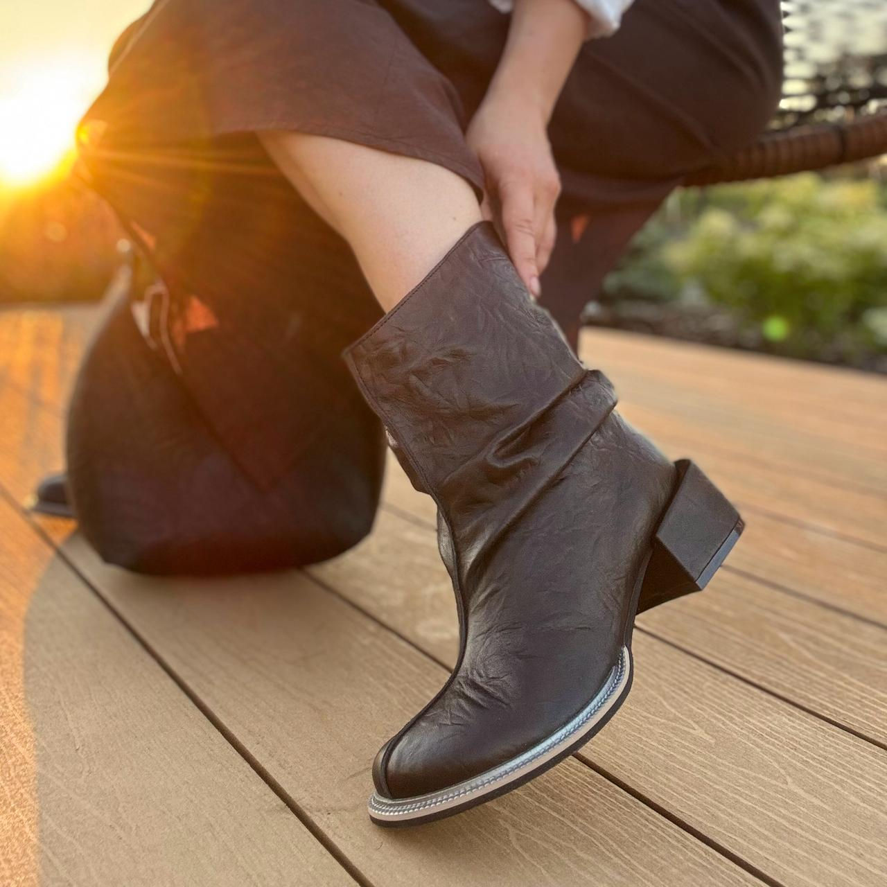 Жіночі чорні черевики з натуральної шкіри без застібки, м’який верх