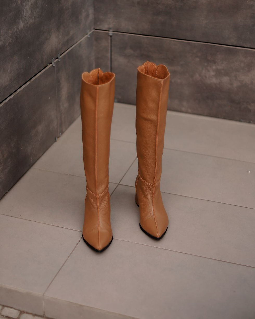 Thumbnail: Boots