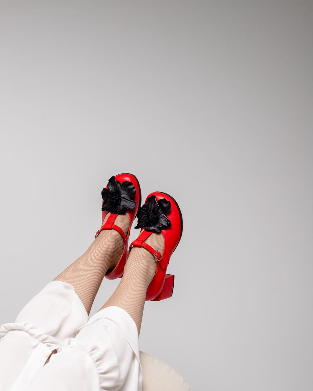 Туфлі з квіткою