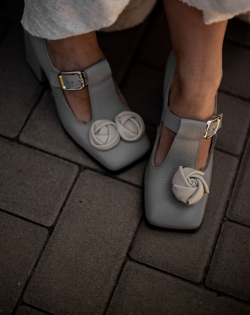 Туфлі з квіткою