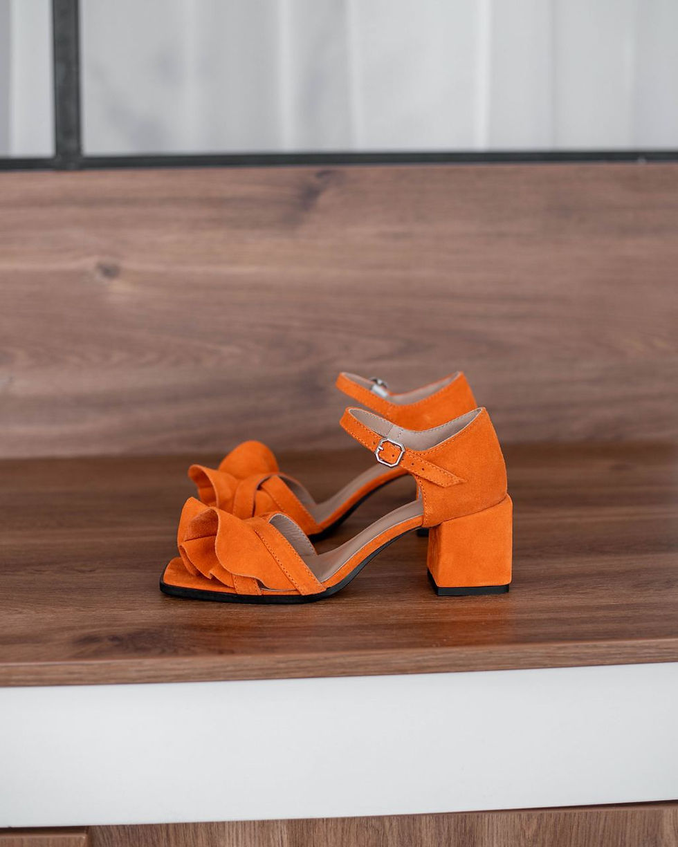 Miniaturbild: Rüschensandalen