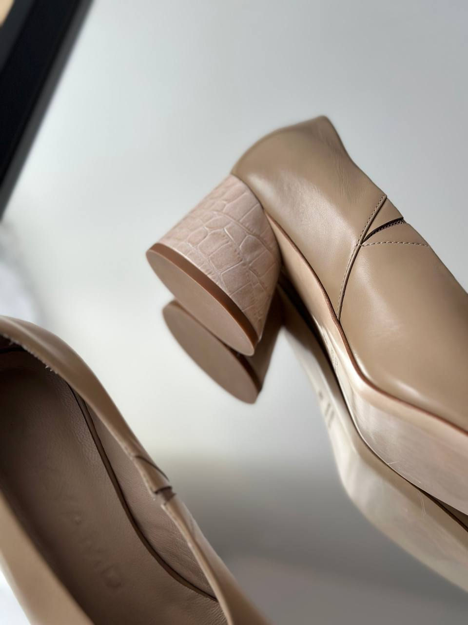 Thumbnail: Shoes 38