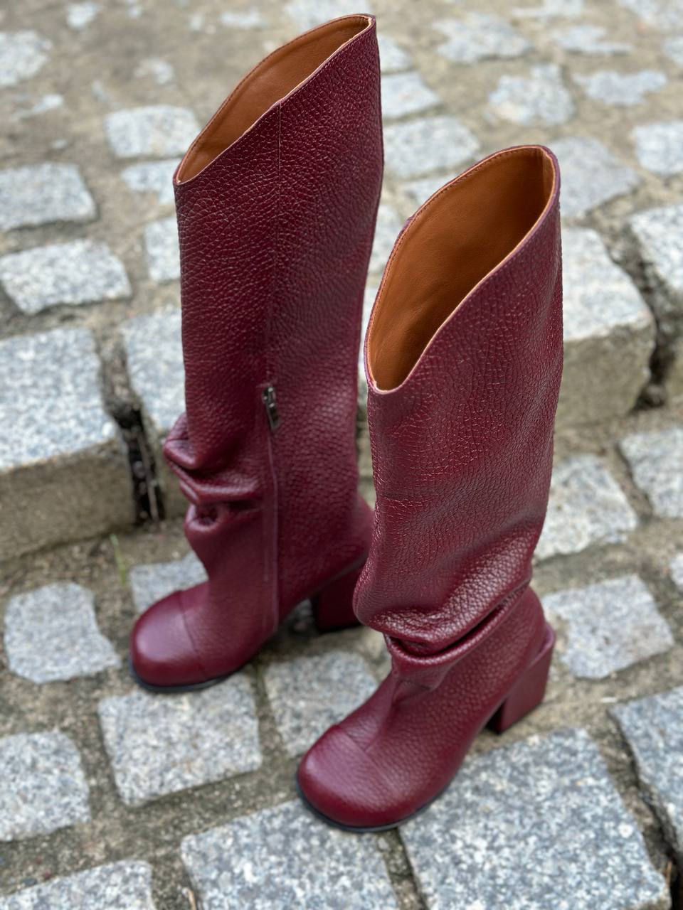 Thumbnail: Boots with impressive draping