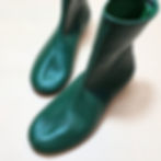 Зелені шкіряні ботильйони на низькому каблуці kitten heel