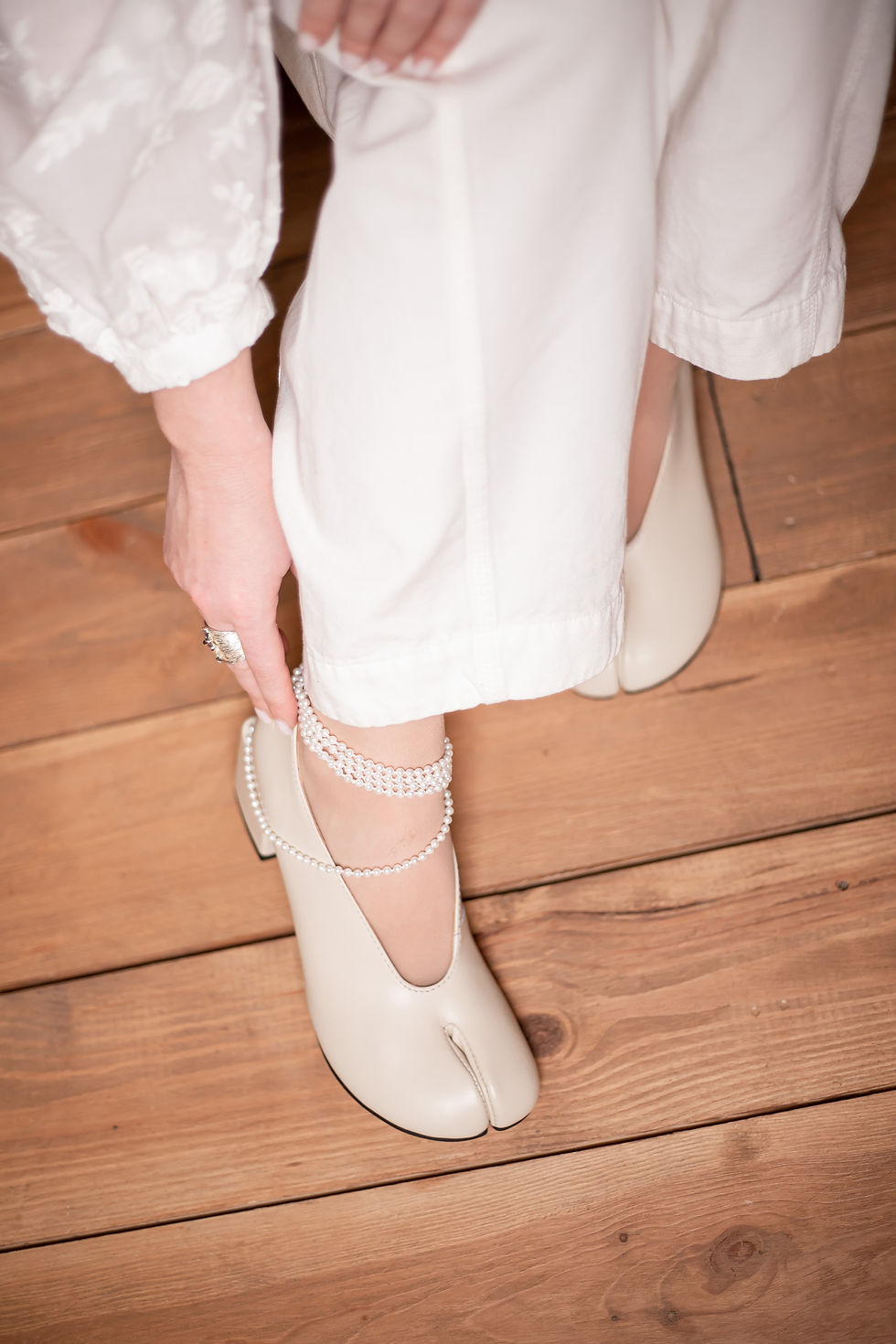 Thumbnail: Closed shoes with a split toe