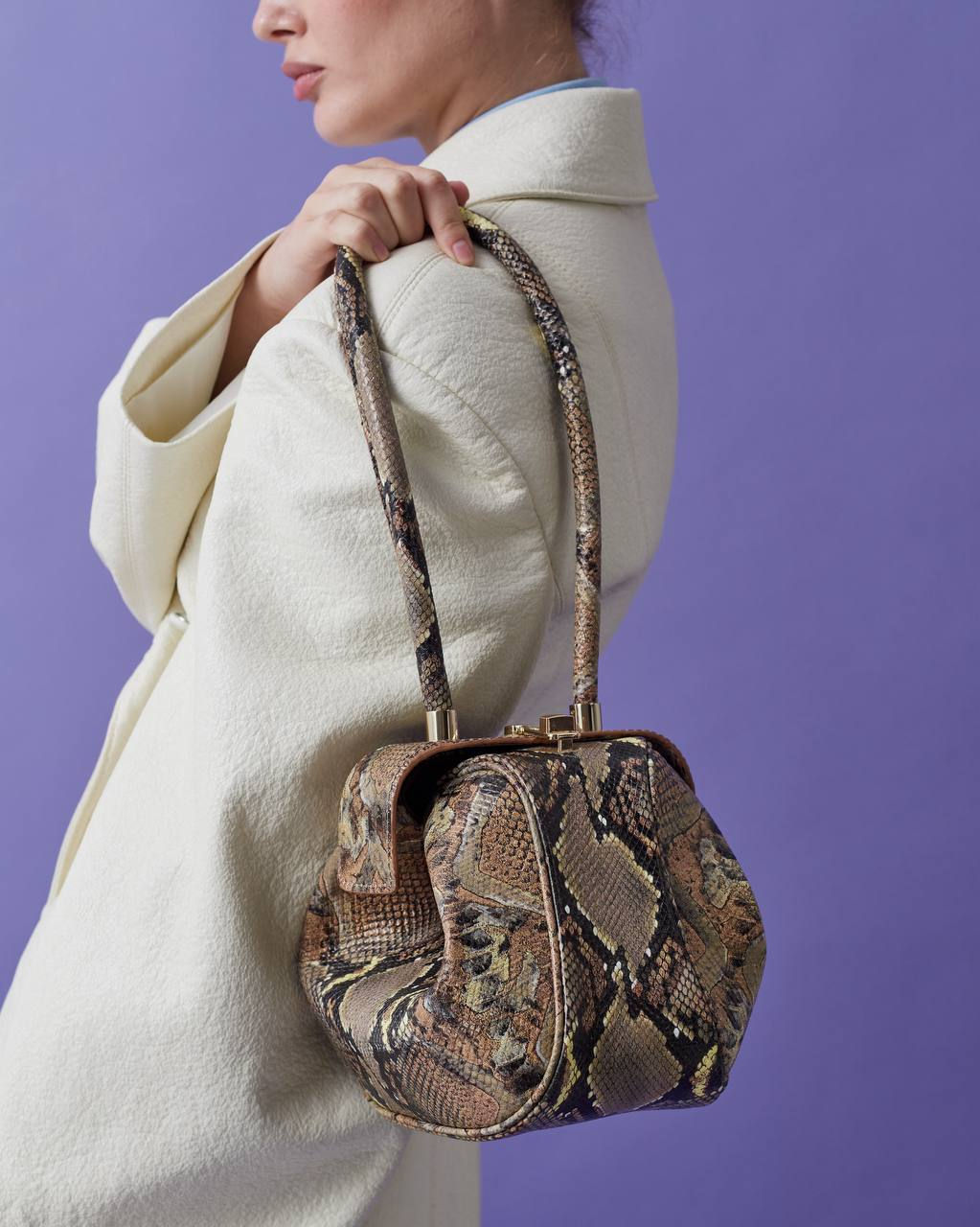 Ręcznie robiona torebka damska z limitowanej skóry pod węża, metalowe zapięcie ramkowe, torebka handmade premium