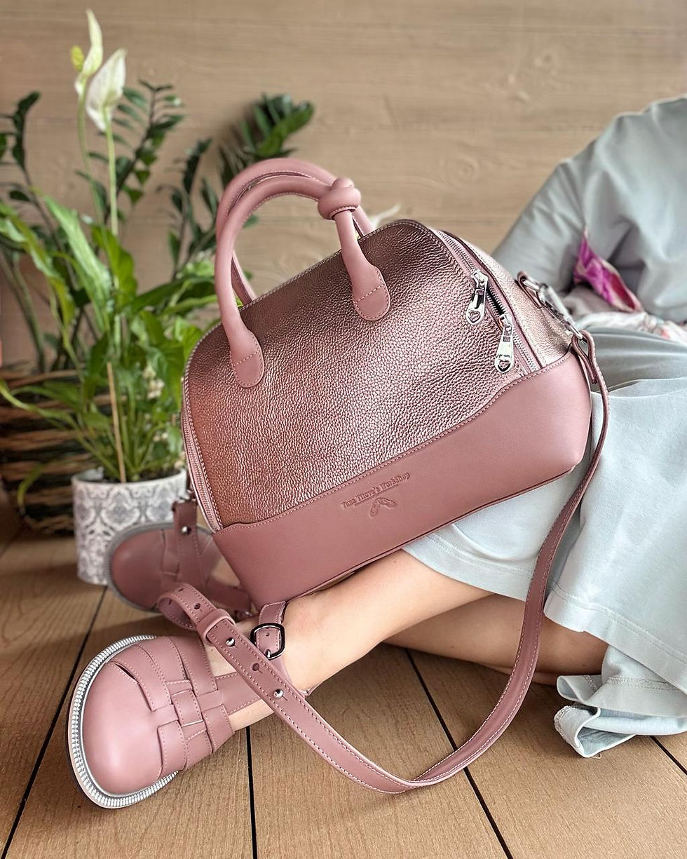 Жіноча рожева сумка з натуральної шкіри з ручками та ремінцем через плече