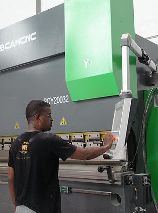 Bending machine in our factroy.jpg