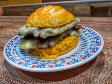 Hamburgueria lança lanche de pequi em homenagem aos 300 anos de Cuiabá