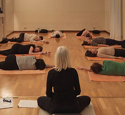 LE SETTIMANE DELLO YOGA in gravidanza LUNANUOVA