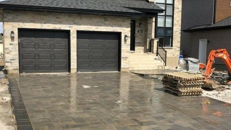 Uni-Stone in the West-Island