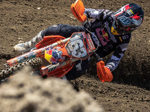 Riders Prep at Fox Raceway