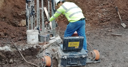 CSL test on site. With CHUM, one person can easily handle the test, which reduces costs.
