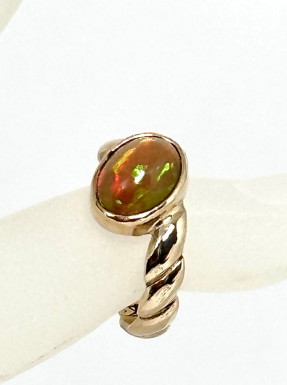 Thumbnail: Fire opal in gold