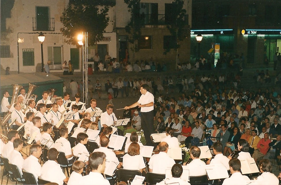 BANDA ONTINYENT. ROBLEDO DE CHAVELA 1998.jpg