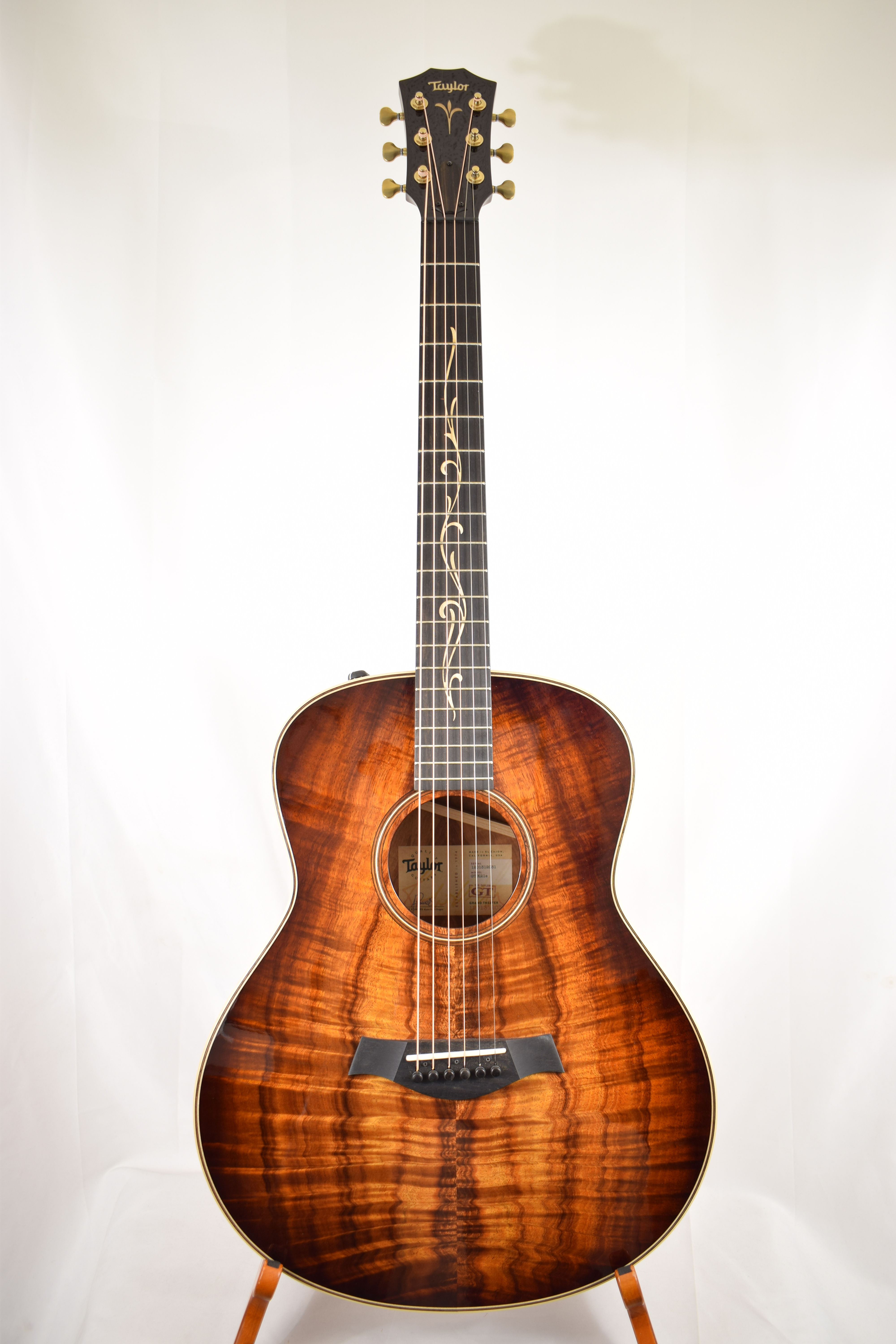 GT-K21E USED : Solid Koa Grand Theater Acoustic Electric