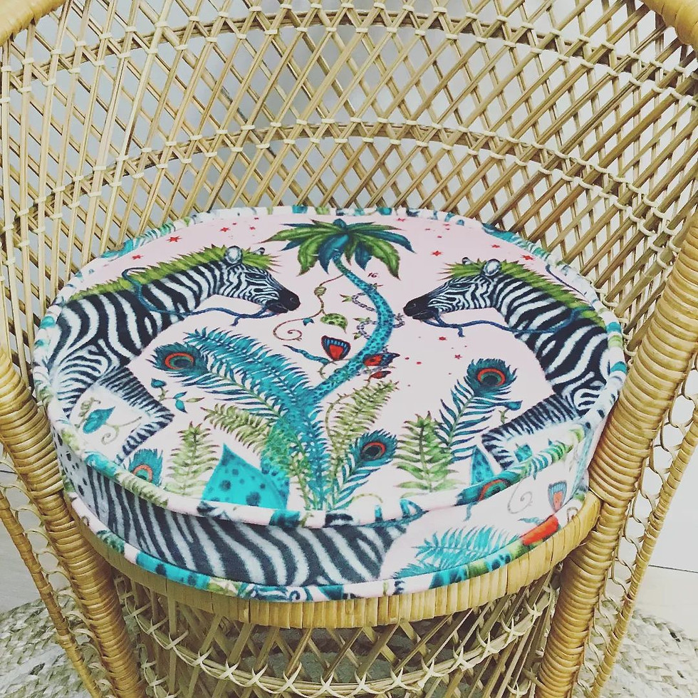 Miniature : Fauteuil enfant en corolle et son coussin zèbre