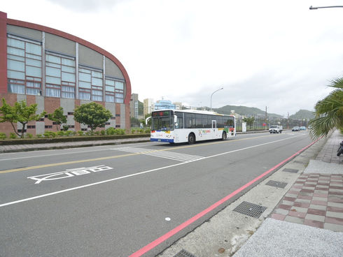 會勘改善海大周邊交通環境 謝國樑說明海大沙灘計畫