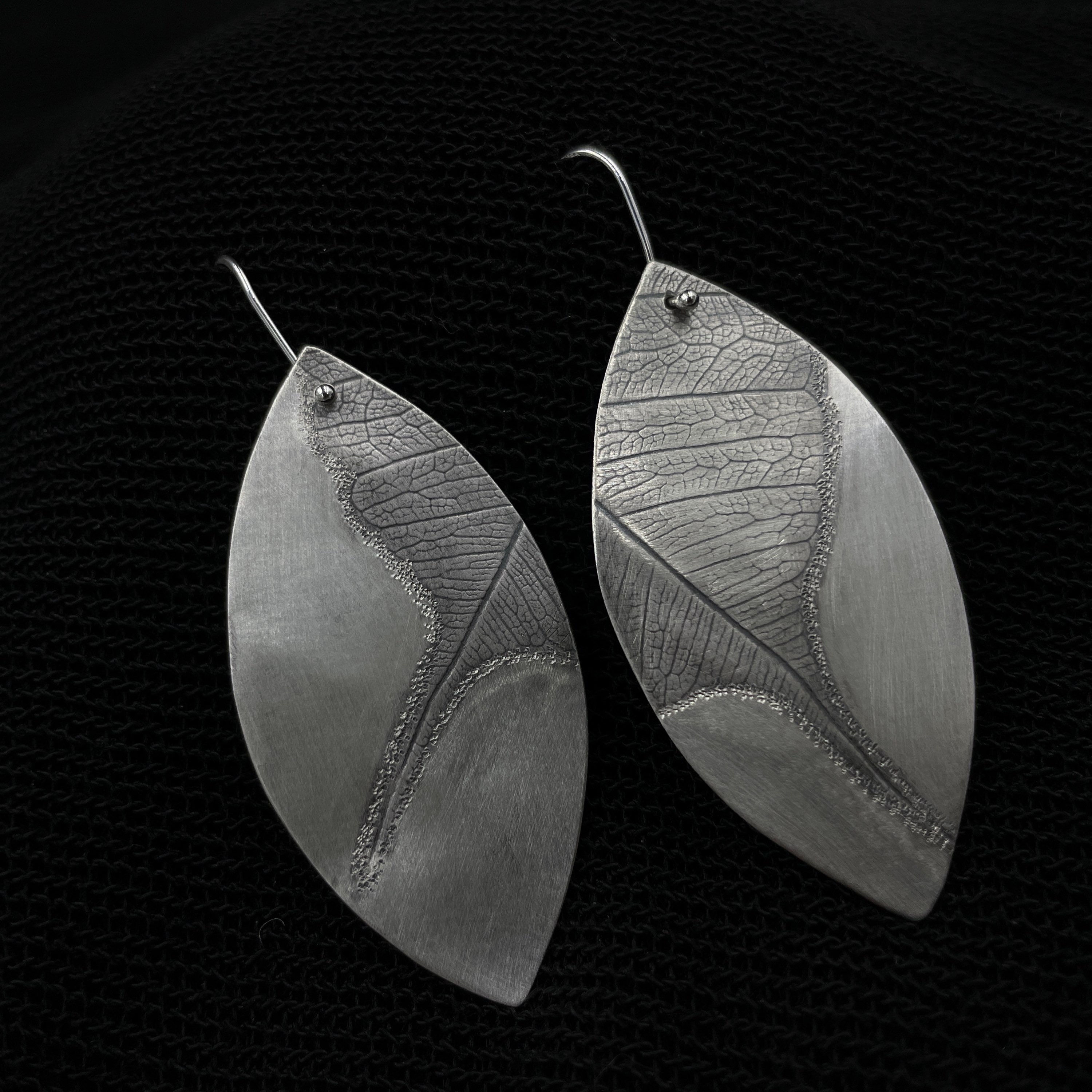 Large birch leaf marquis