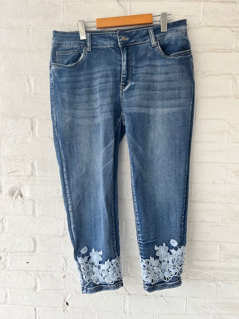 PICADILLY Capris – Size 14