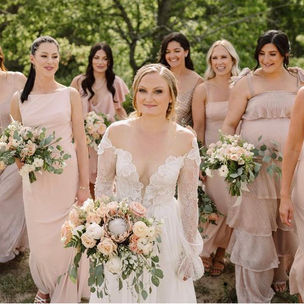 bride bridesmaids wedding flowers