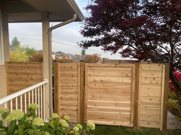 classic wood fencing built by blue rhino fence in vernon bc