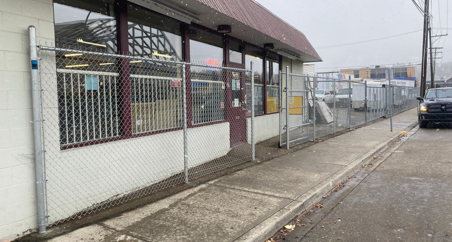 storefront security chainlink fencing built by blue rhino fence in vernon