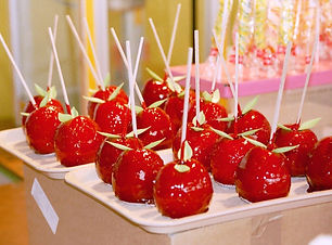 1280px-Pommes_d_amour.jpg