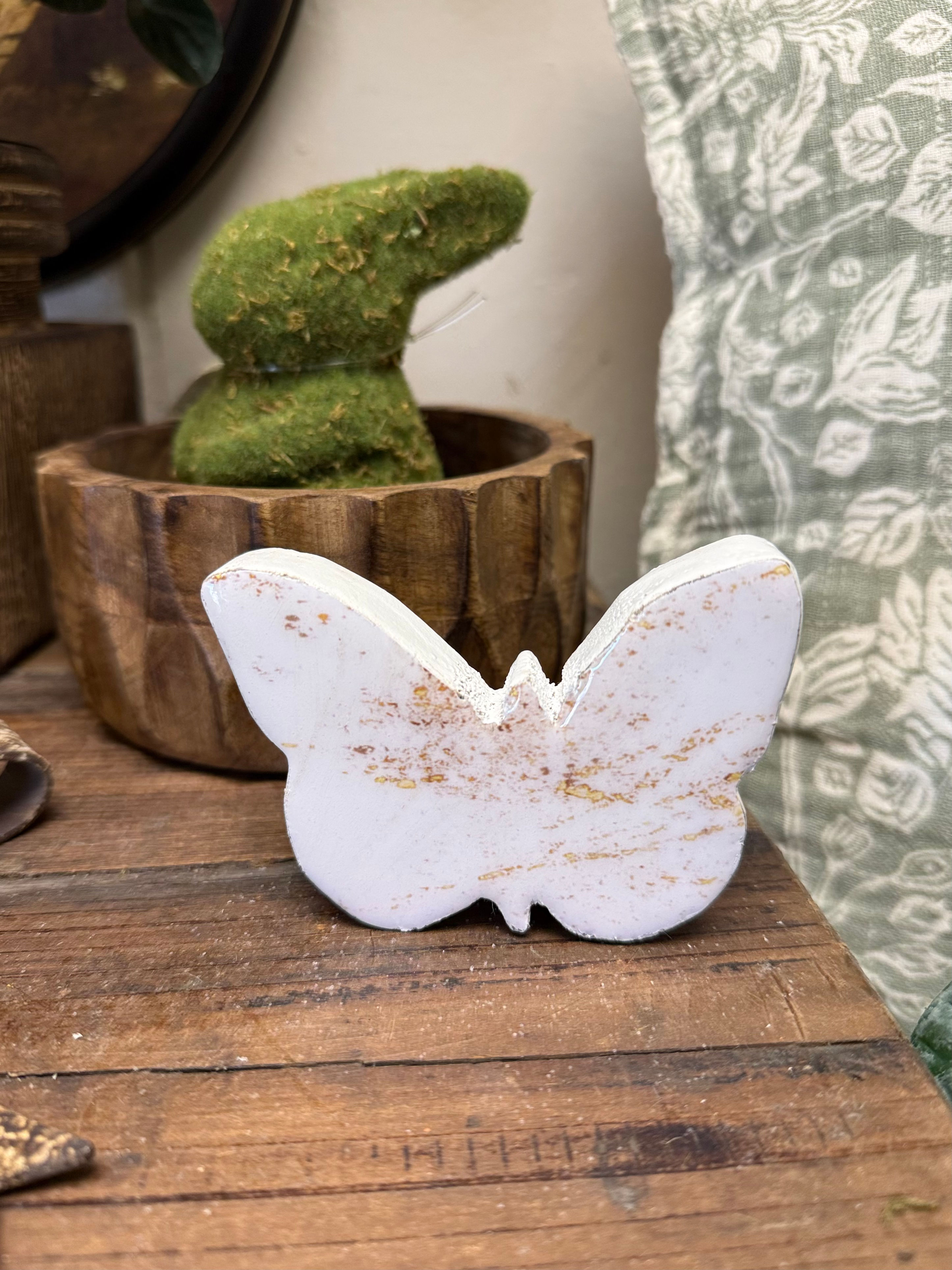 2.5" x 3.75" white wood butterfly cutout with gold & white marble enamel front, tabletop sitter