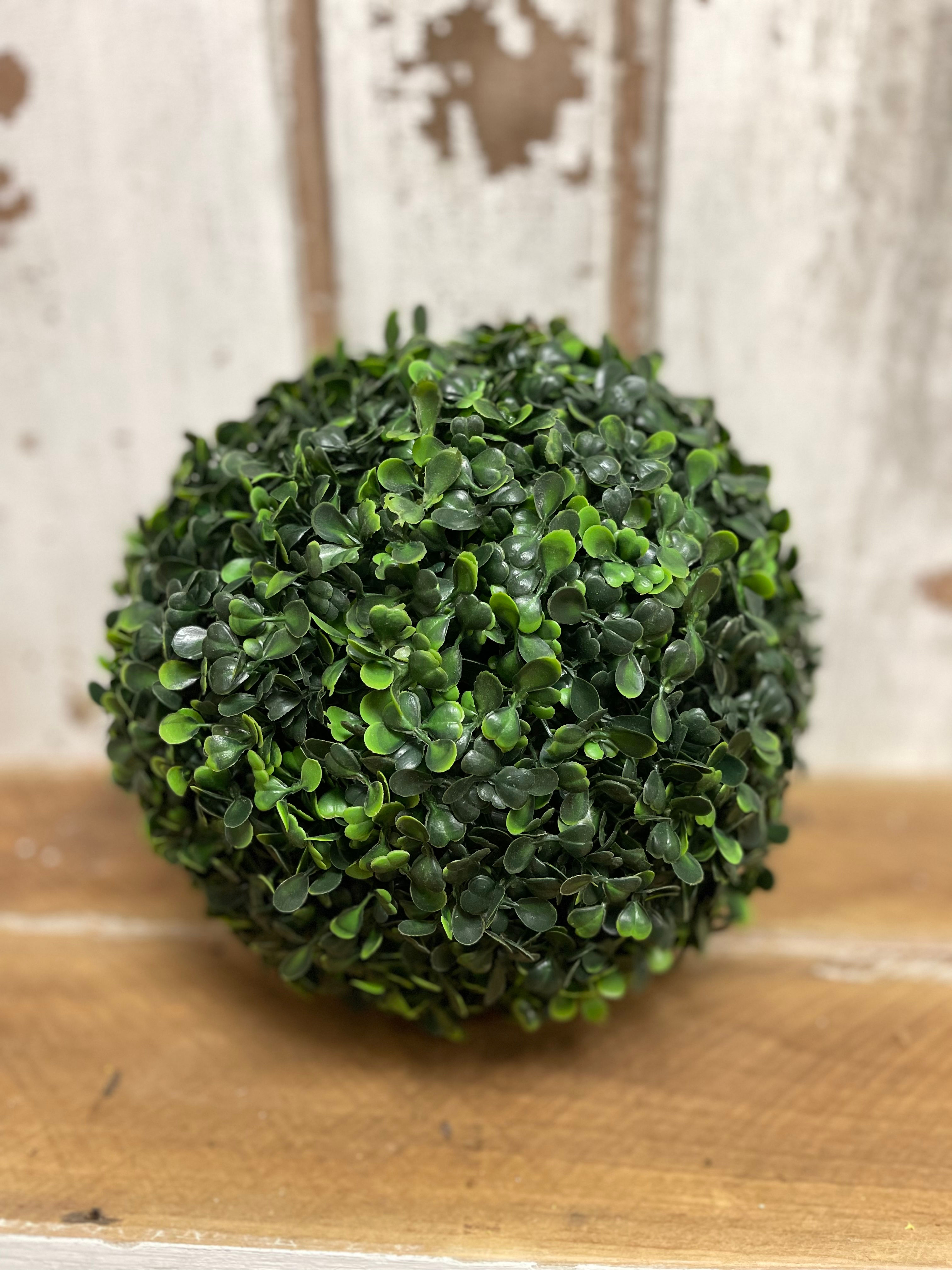 9” topiary green boxwood ball