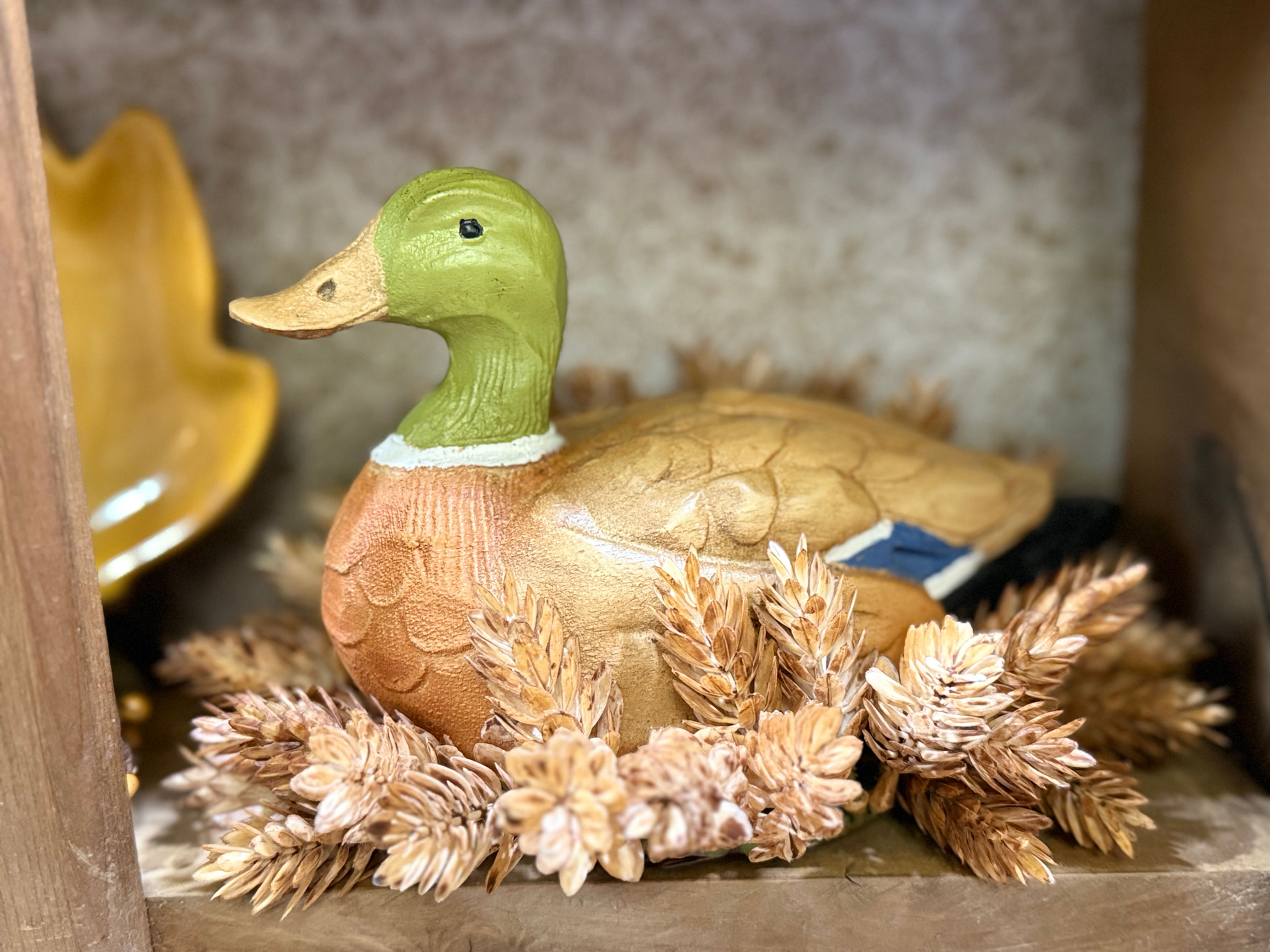 resin mallard duck, looks like carved wood, 8" x 5.5", tabletop decor