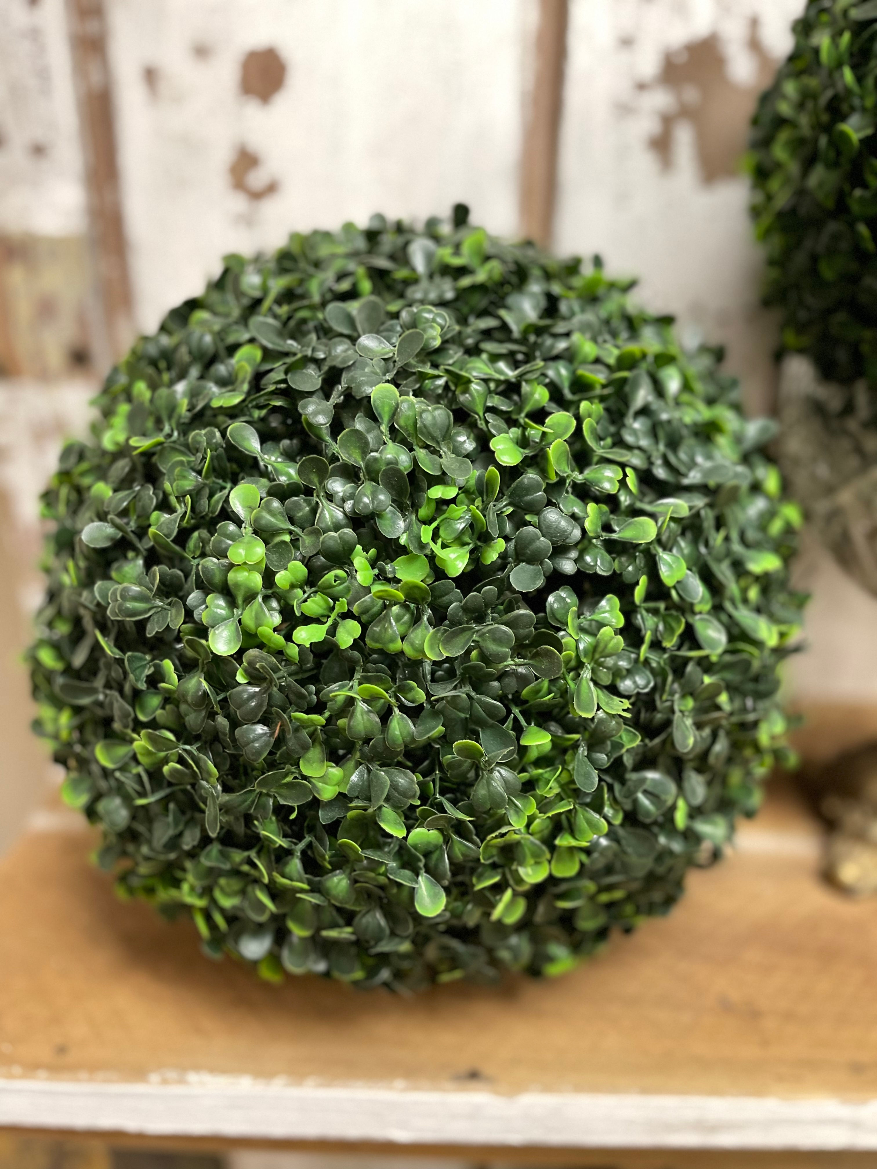 11” diameter green plastic boxwood ball