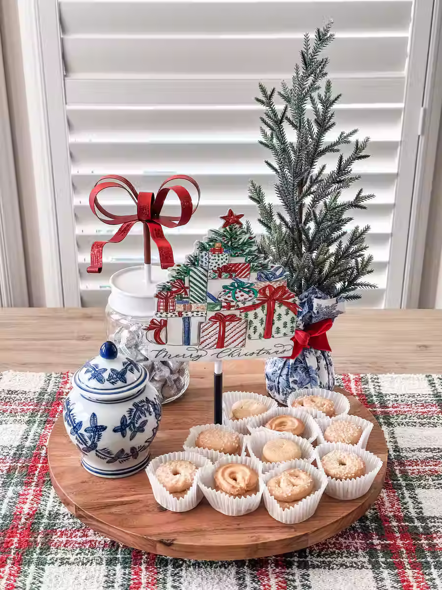7"x 8" metal Round Top Collection finial, use w/ an interchangeable Round Top finial base, Christmas tree & presents