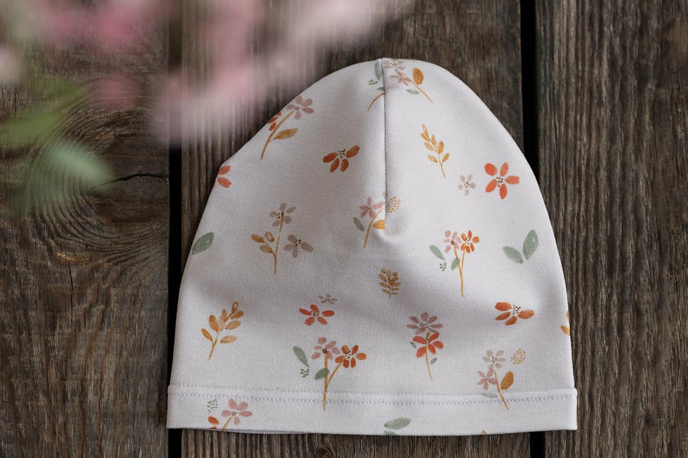 BABY-MÜTZE *BLUMEN BEIGE*